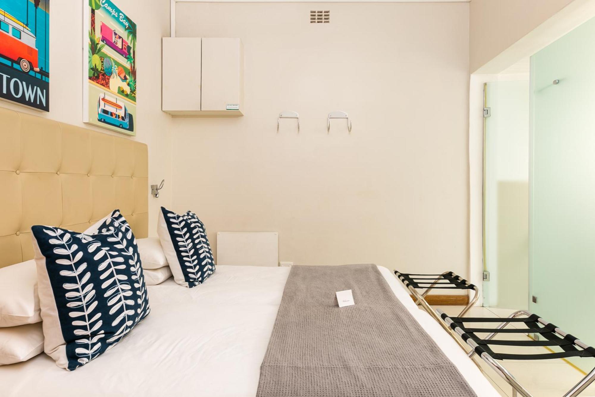 Camps Bay Village - Studios And Apartments Кейптаун Екстериор снимка