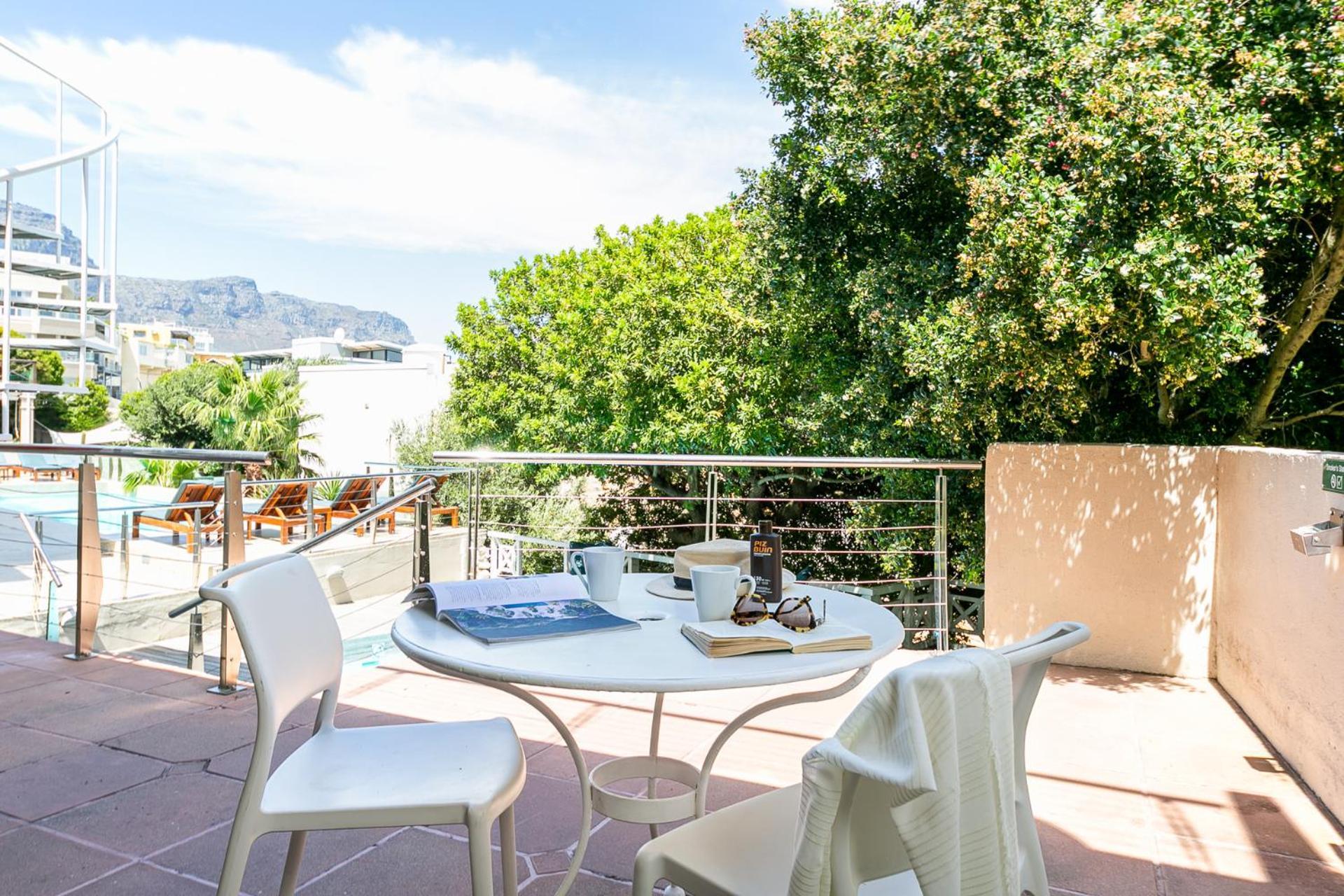 Camps Bay Village - Studios And Apartments Кейптаун Екстериор снимка