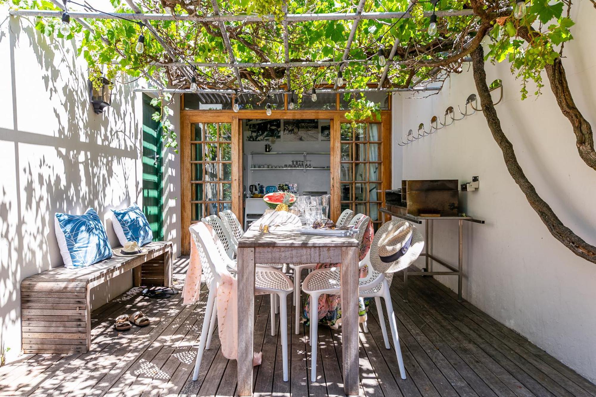 Camps Bay Village - Studios And Apartments Кейптаун Екстериор снимка