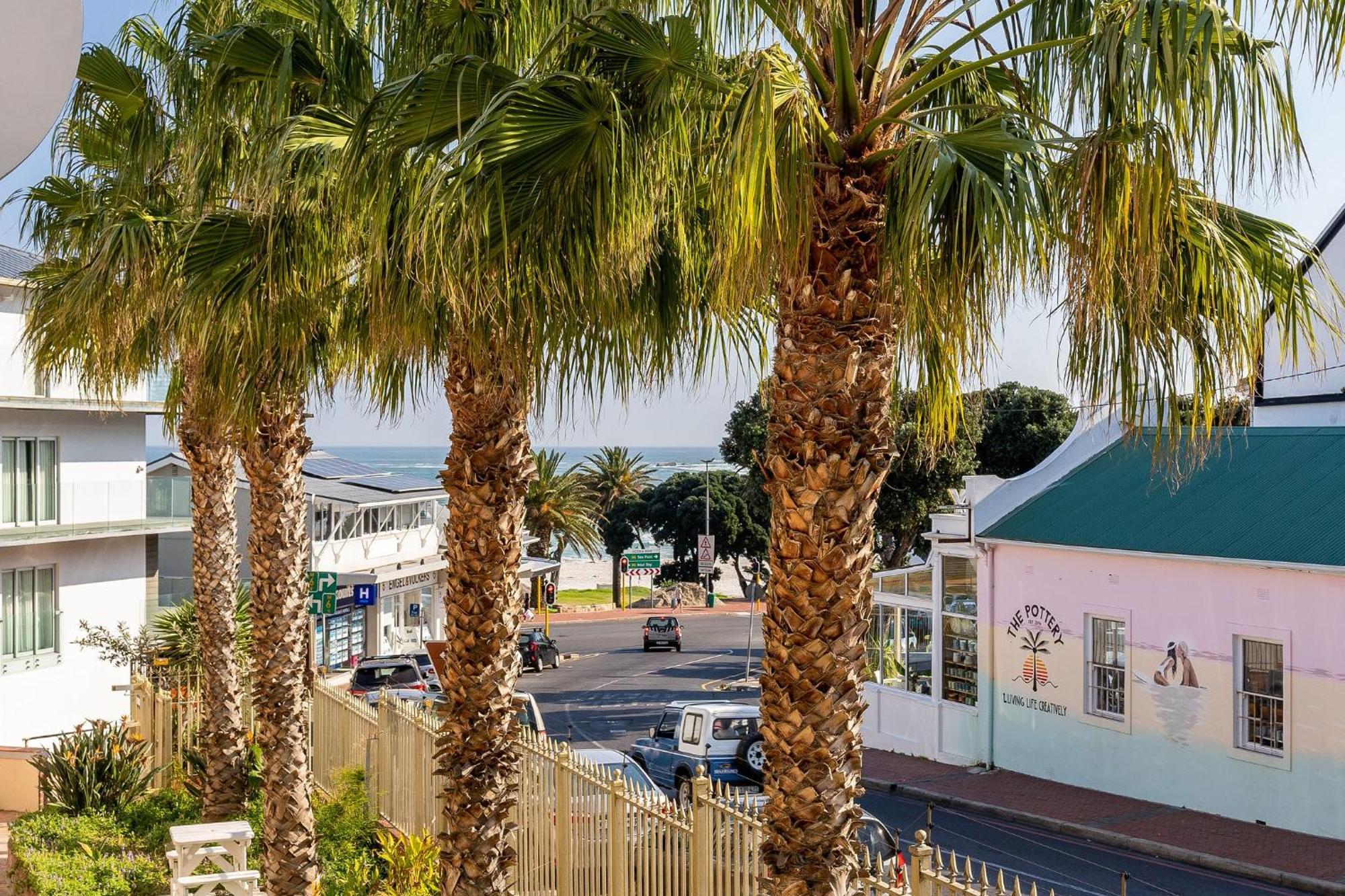Camps Bay Village - Studios And Apartments Кейптаун Екстериор снимка
