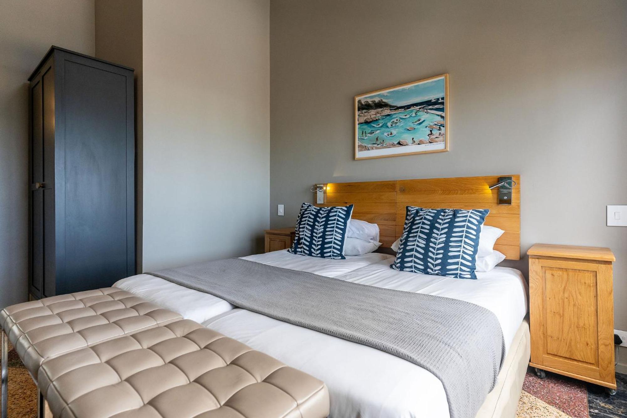 Camps Bay Village - Studios And Apartments Кейптаун Стая снимка