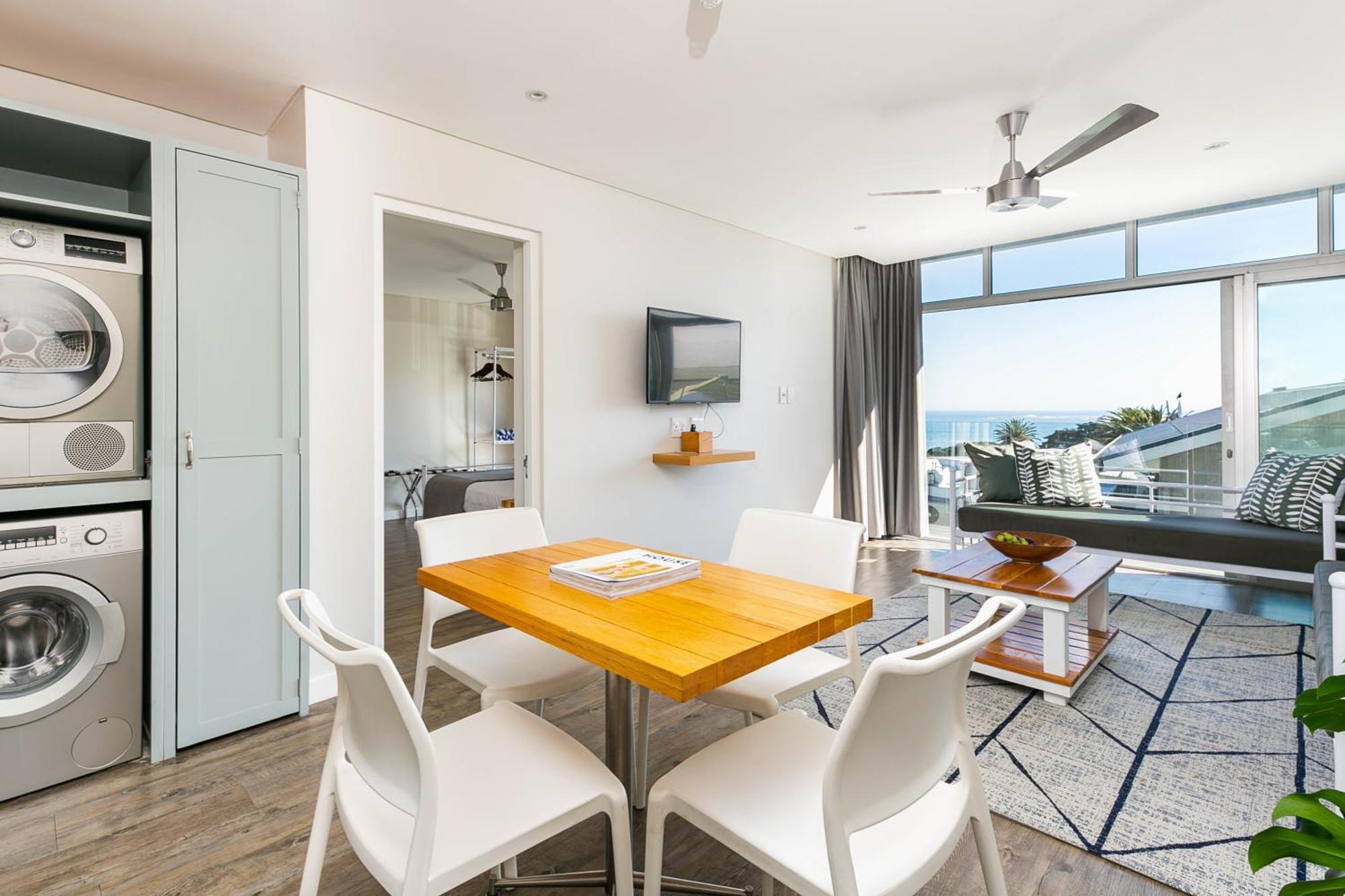 Camps Bay Village - Studios And Apartments Кейптаун Стая снимка