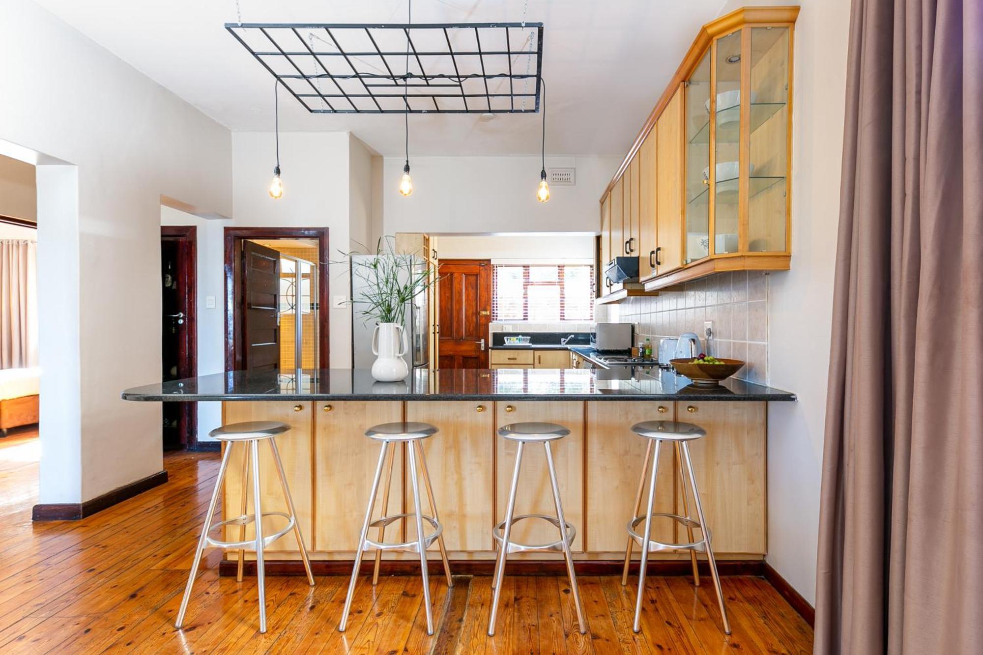 Camps Bay Village - Studios And Apartments Кейптаун Стая снимка