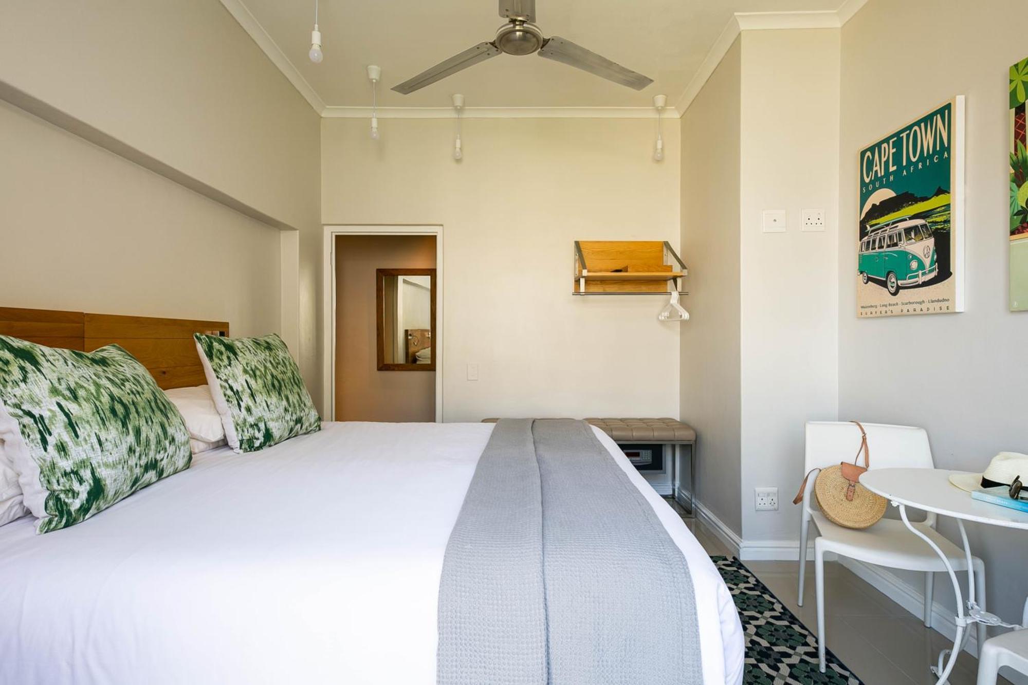 Camps Bay Village - Studios And Apartments Кейптаун Екстериор снимка
