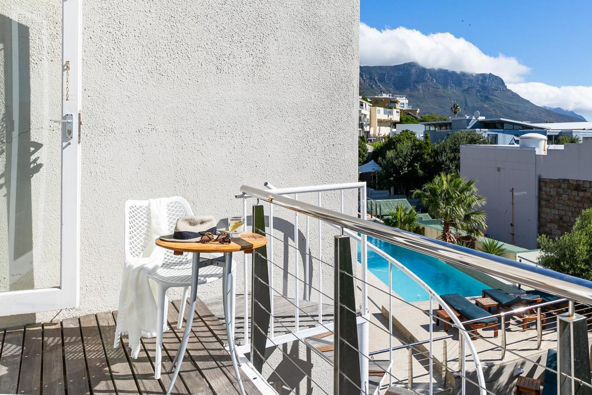 Camps Bay Village - Studios And Apartments Кейптаун Екстериор снимка