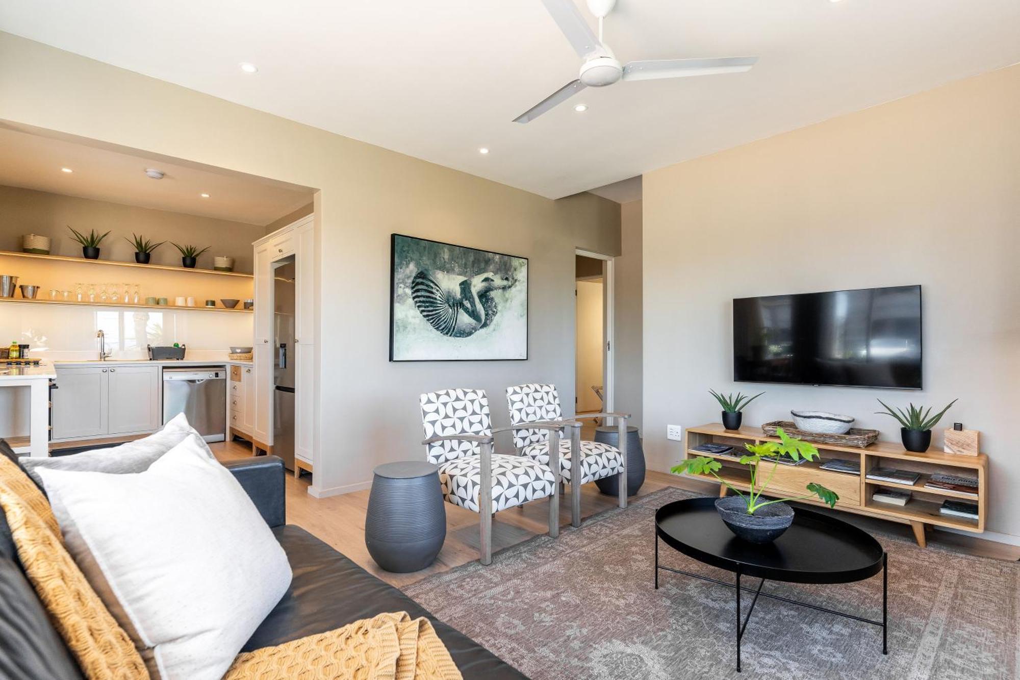Camps Bay Village - Studios And Apartments Кейптаун Стая снимка