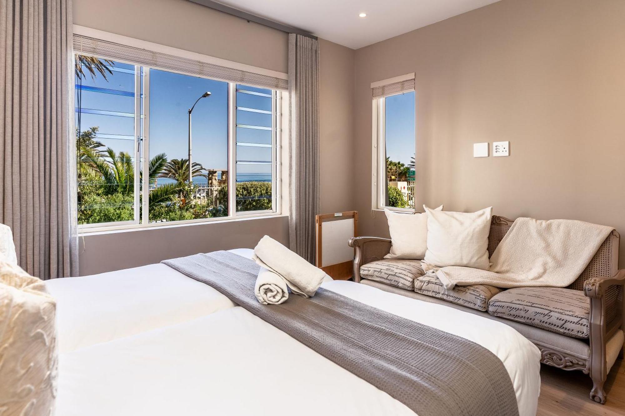 Camps Bay Village - Studios And Apartments Кейптаун Стая снимка