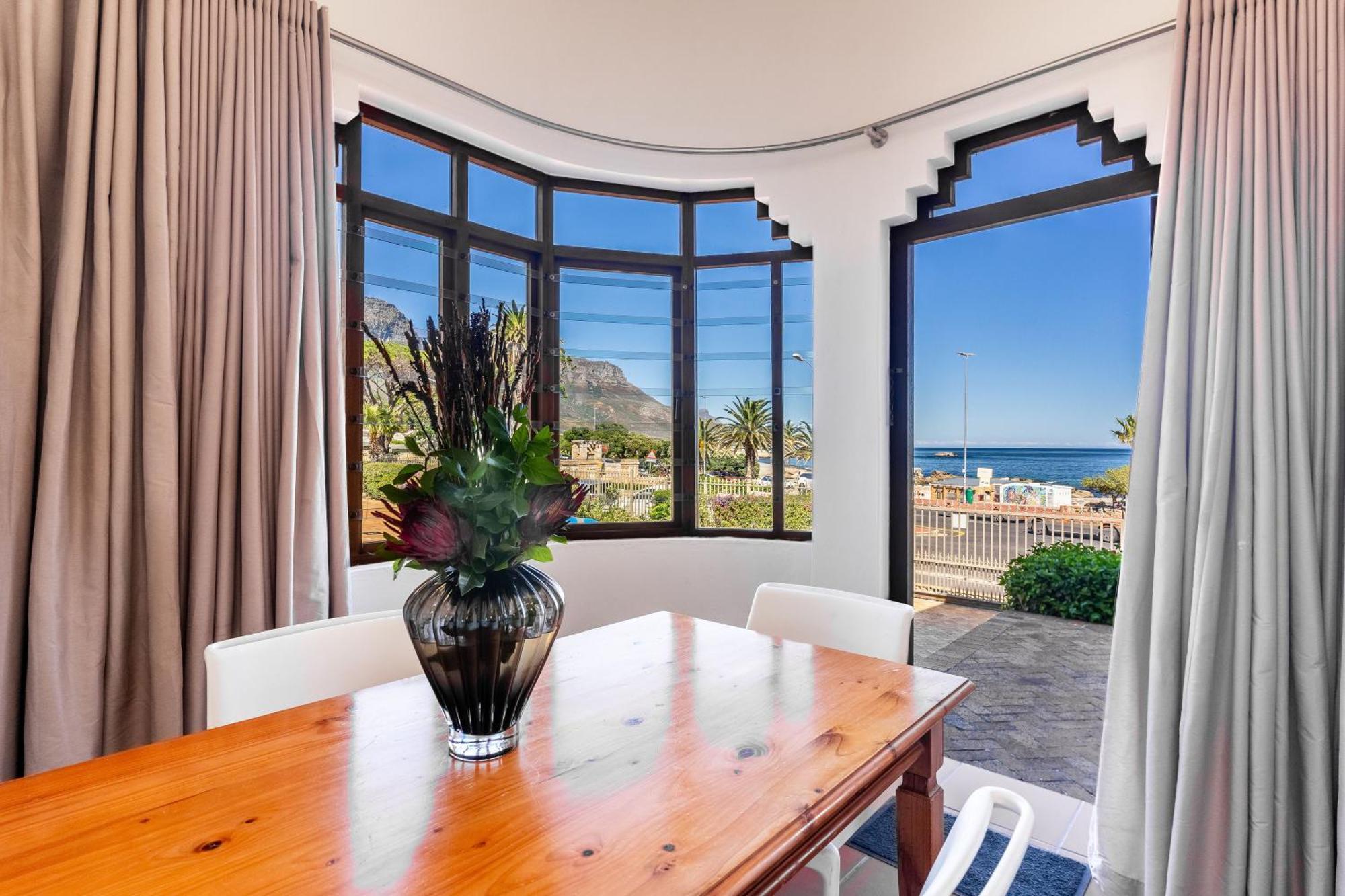 Camps Bay Village - Studios And Apartments Кейптаун Екстериор снимка